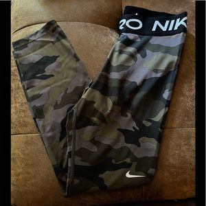 Womens Camo Nike Pro Capris